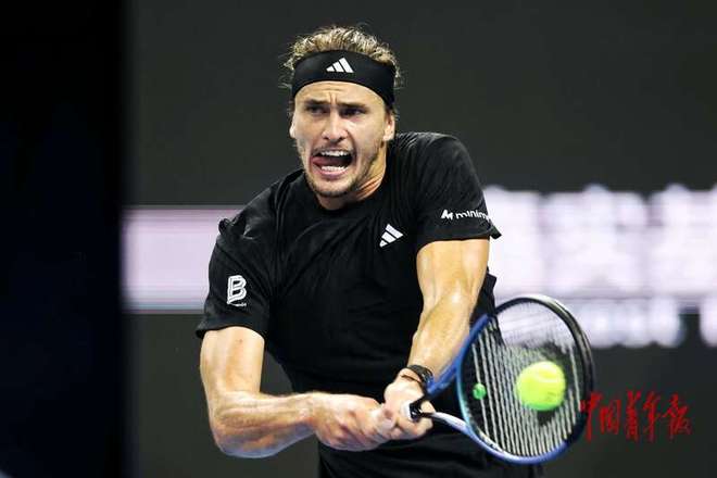 美国网球队力克德国网球队，兹维列夫一己之力扛起全队的简单介绍