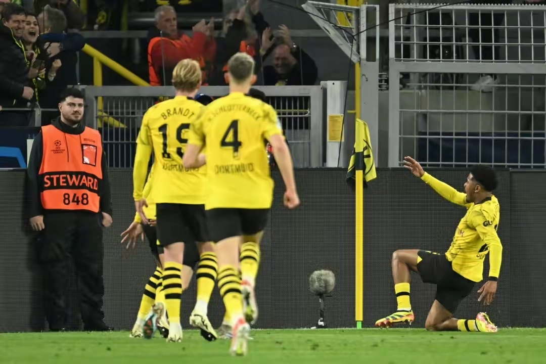 包含欧冠半决赛战罢，多特蒙德惨遭淘汰的词条