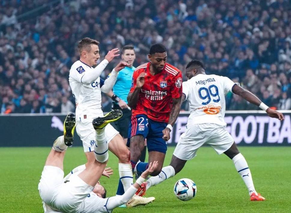 包含斯特拉斯堡客场击败波尔多,取得关键胜利的词条 包含斯特拉斯堡客场击败波尔多,取得关键胜利的词条