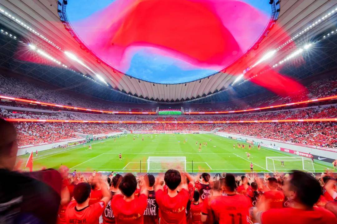 欧国联赛事引爆足球热潮,球迷热情高涨 欧国联赛事引爆足球热潮,球迷热情高涨