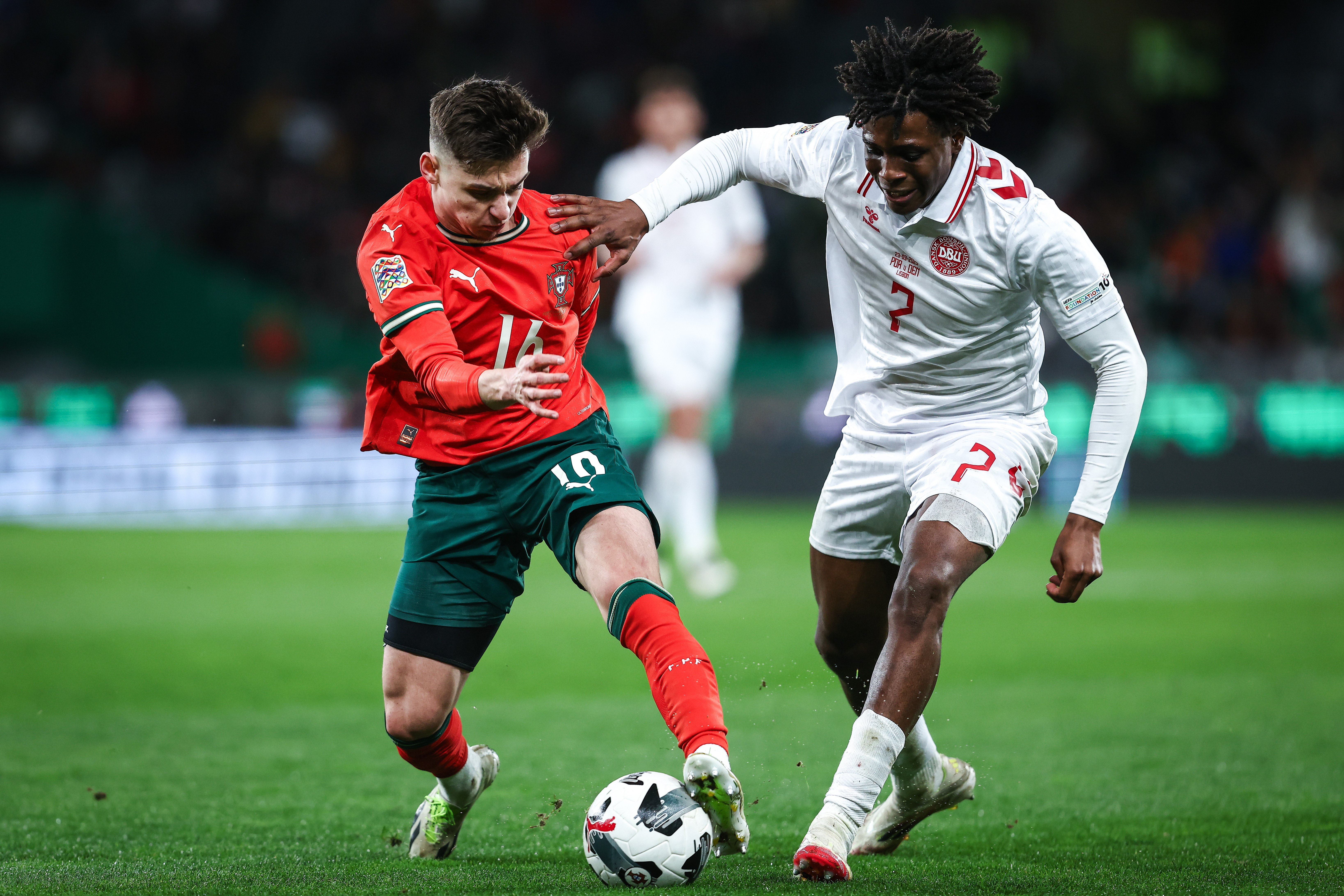 欧国联赛事引爆足球热潮,球迷热情高涨 欧国联赛事引爆足球热潮,球迷热情高涨