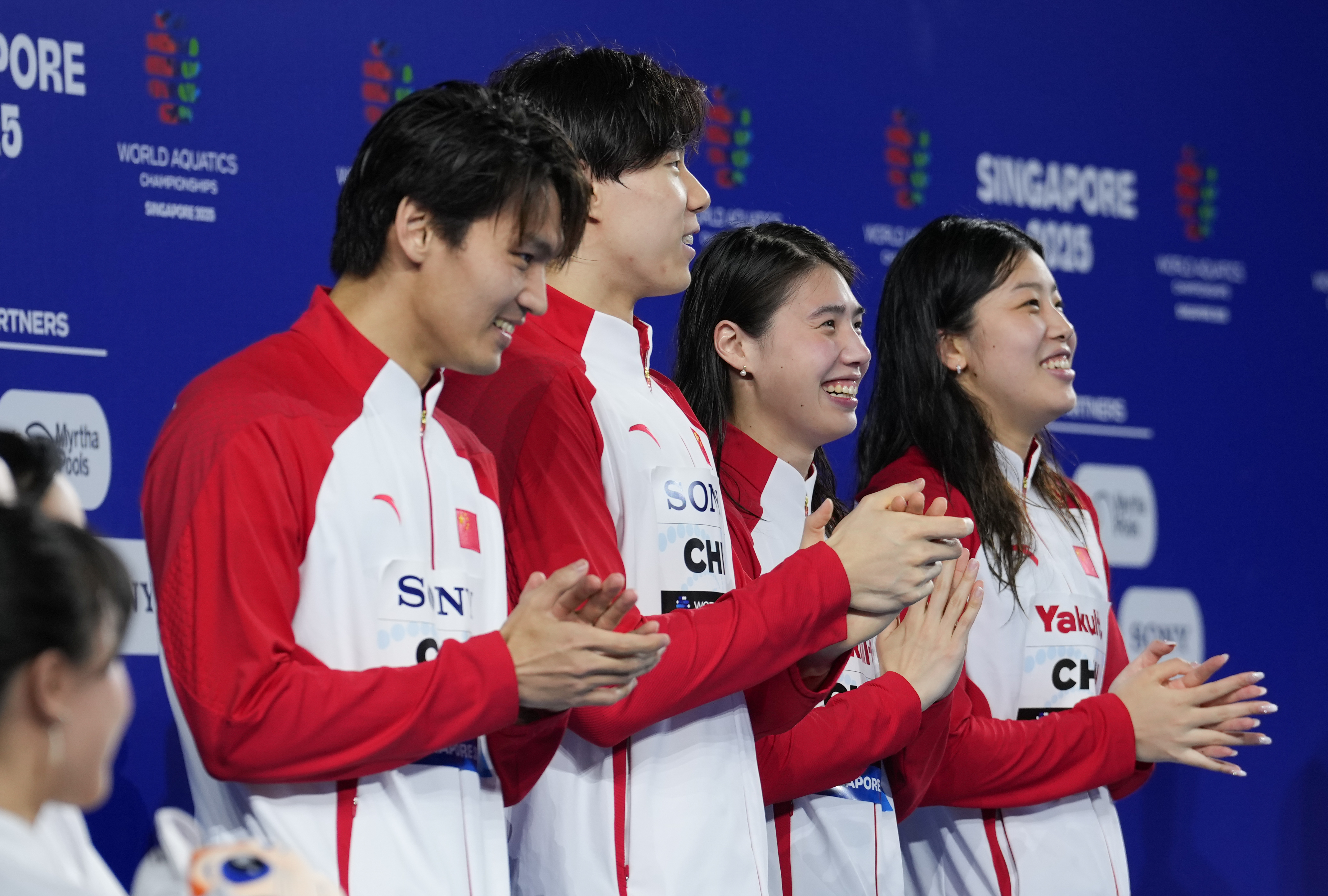 游泳混合4x100米自由泳接力：意大利队夺冠