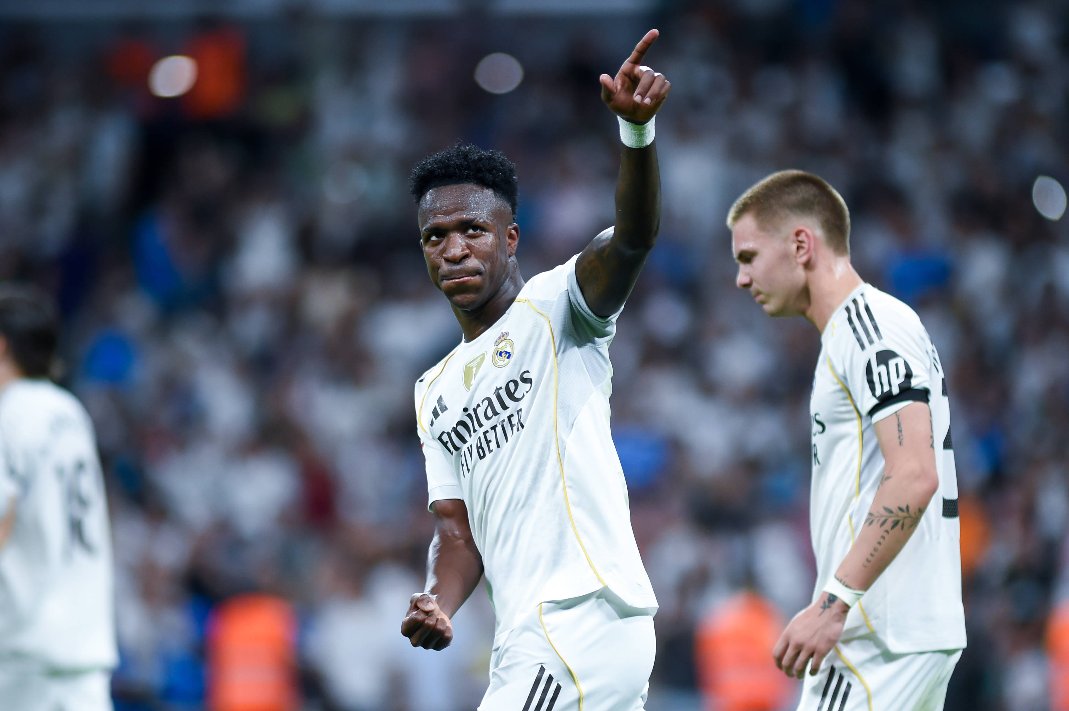 逆转成功！皇家马德里客场大胜比利亚利亚诺，豪取三分的简单介绍