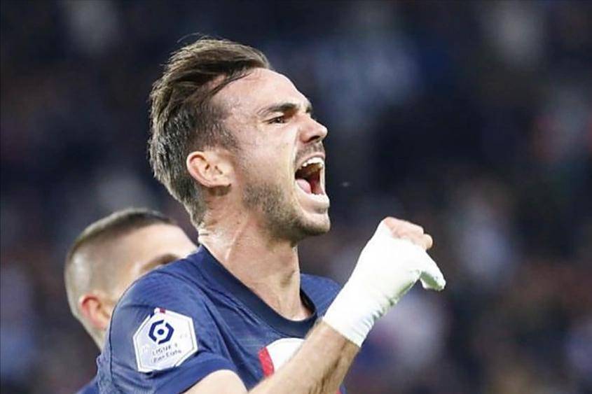 包含巴黎圣日耳曼球星因伤缺席关键比赛的词条