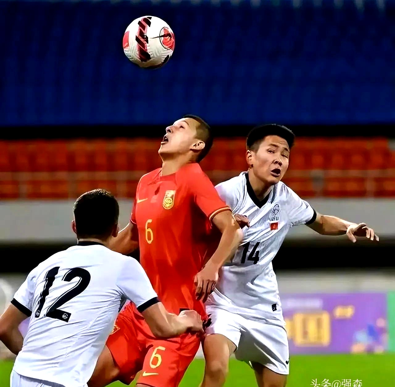 国家队主力球员轮番进球，表现稳定受认可的简单介绍