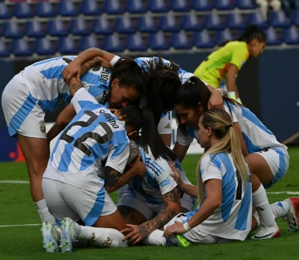 美洲足球联赛冠军争夺决赛战局惊险的简单介绍