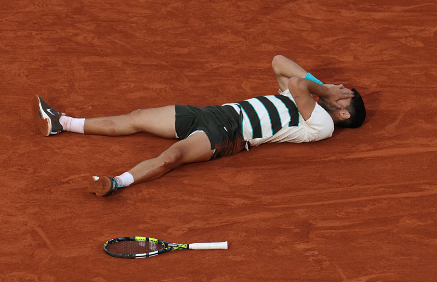 关于ATP总决赛鏖战法网，阿尔卡拉斯点燃赛场的信息