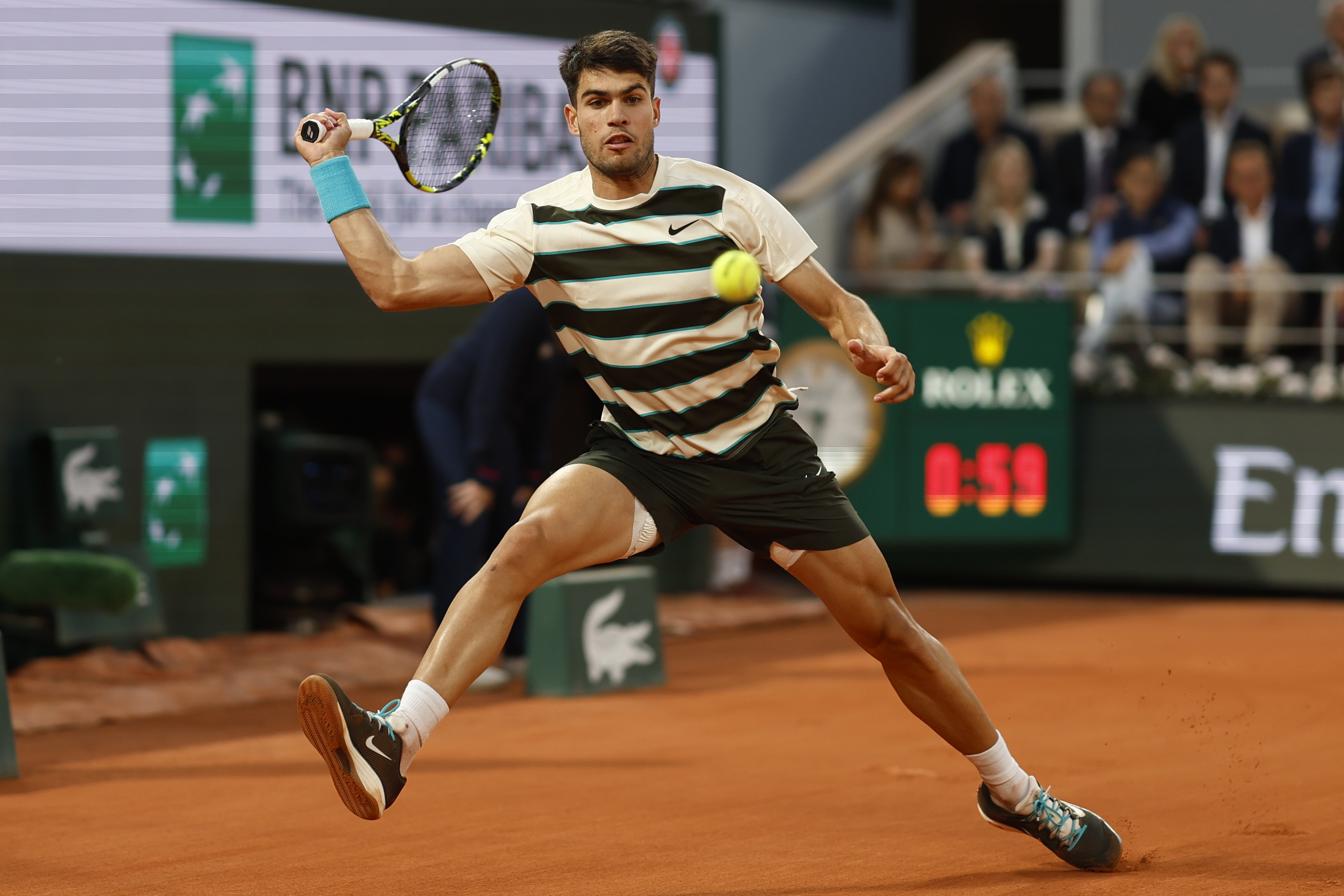 关于ATP总决赛鏖战法网，阿尔卡拉斯点燃赛场的信息