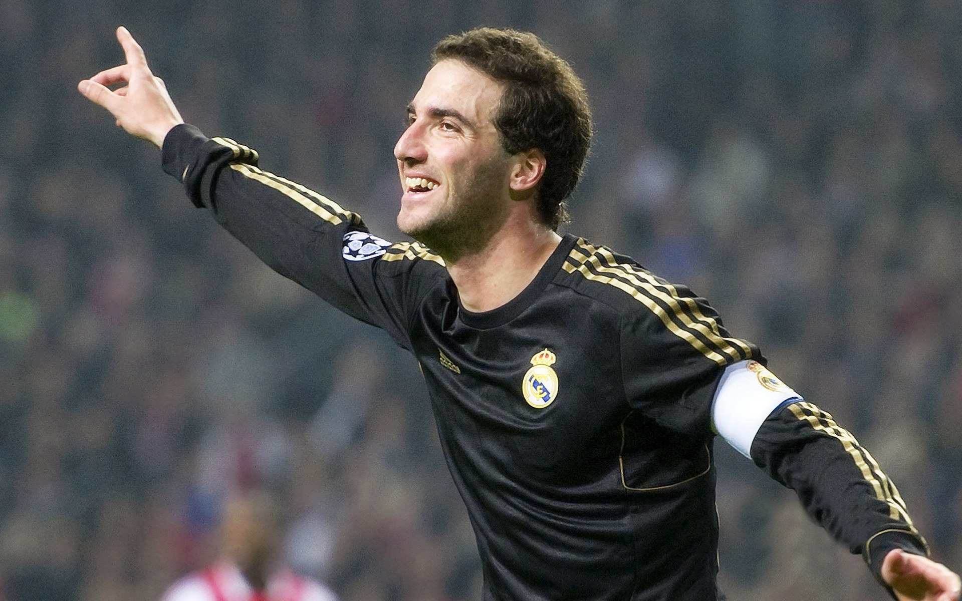 王权与荣耀，当国王力克尼克斯，克莱在西甲德比中加冕